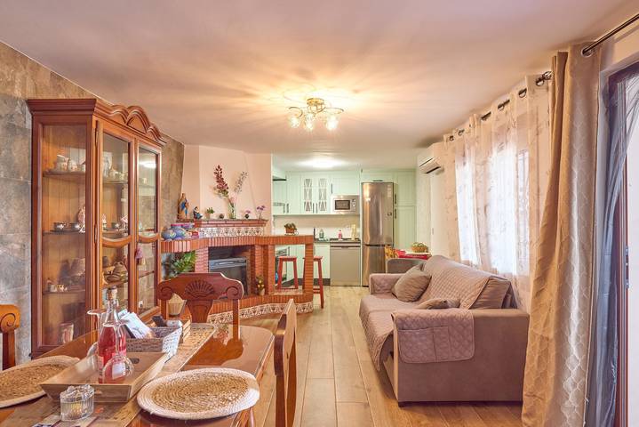 Casa Rural Emma: con Vistas a la Montaña, Piscina y Aire Acondicionado in Zuheros, Sierras Subbéticas