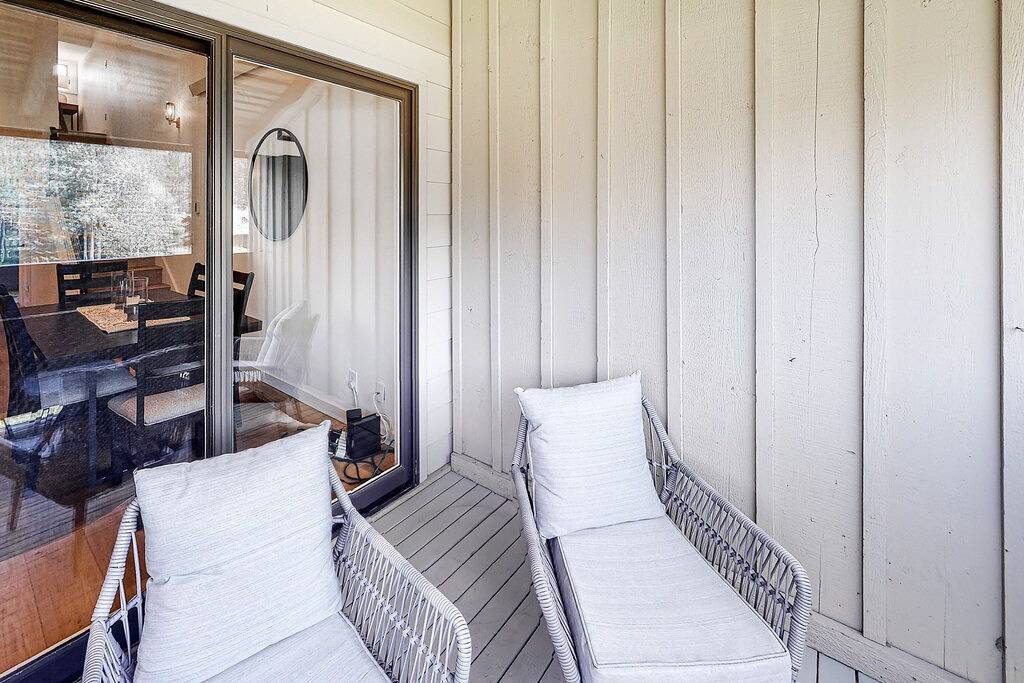 Ganze Wohnung, Gorgeous, modern mountain view condo with deck & great kitchen in Moose Wilson Road, Grand Teton Nationalpark