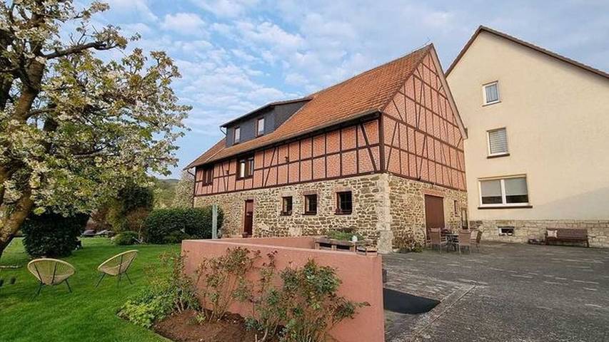 Hütte für 4 Personen, mit Garten und Seeblick am Edersee
