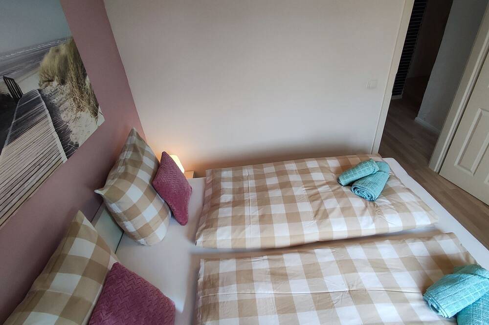 Ganze Wohnung, Große modern eingerichtete Ferienwohnung. in Arnsgereuth, Saalfeld/Saale