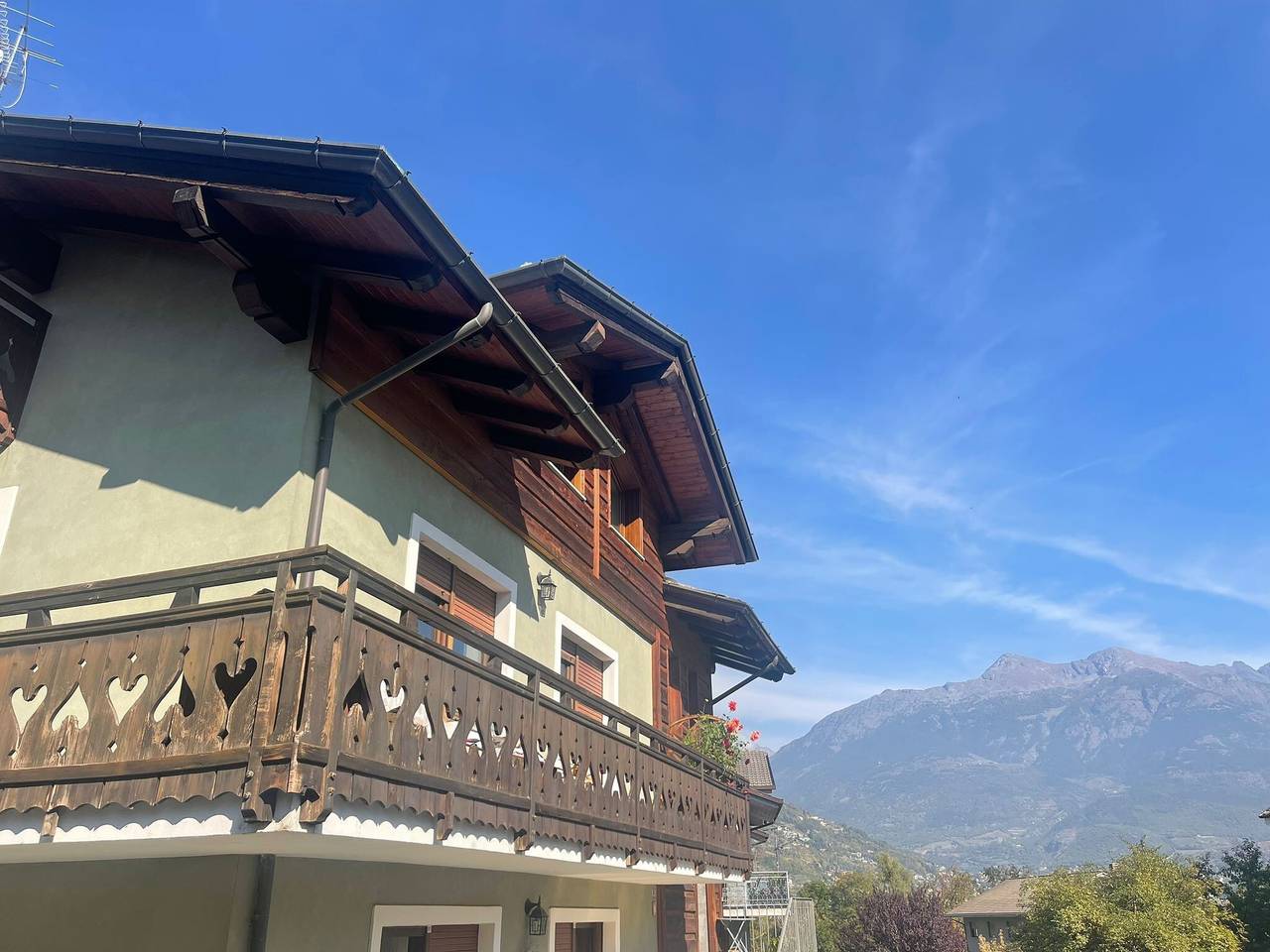 Appartamento intero, Appartamento 'Bilocale 10' con vista montagna, balcone e Wi-Fi in Gressan, Comune di Gressan