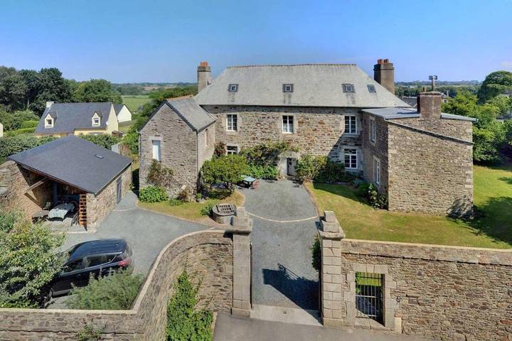Gîte pour 2 personnes, avec vue et jardin à Pleudaniel - 2