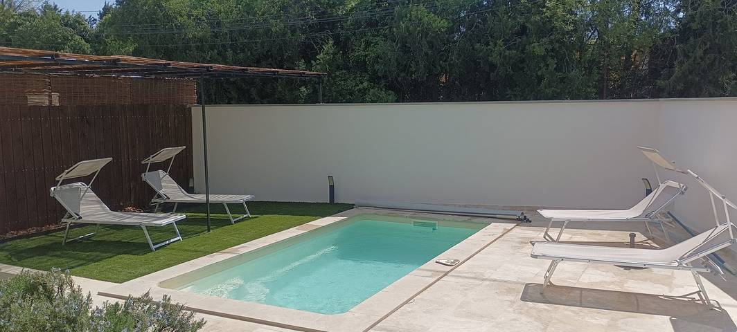 Gîte pour 6 personnes, avec terrasse ainsi que piscine et jardin à Saint-Rémy-de-Provence - 3