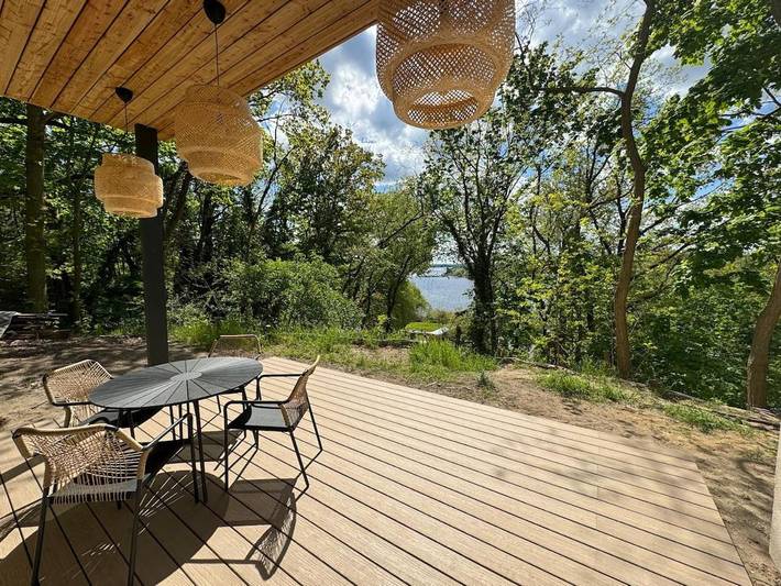 Bungalow für 4 Personen, mit Terrasse und Garten sowie Ausblick