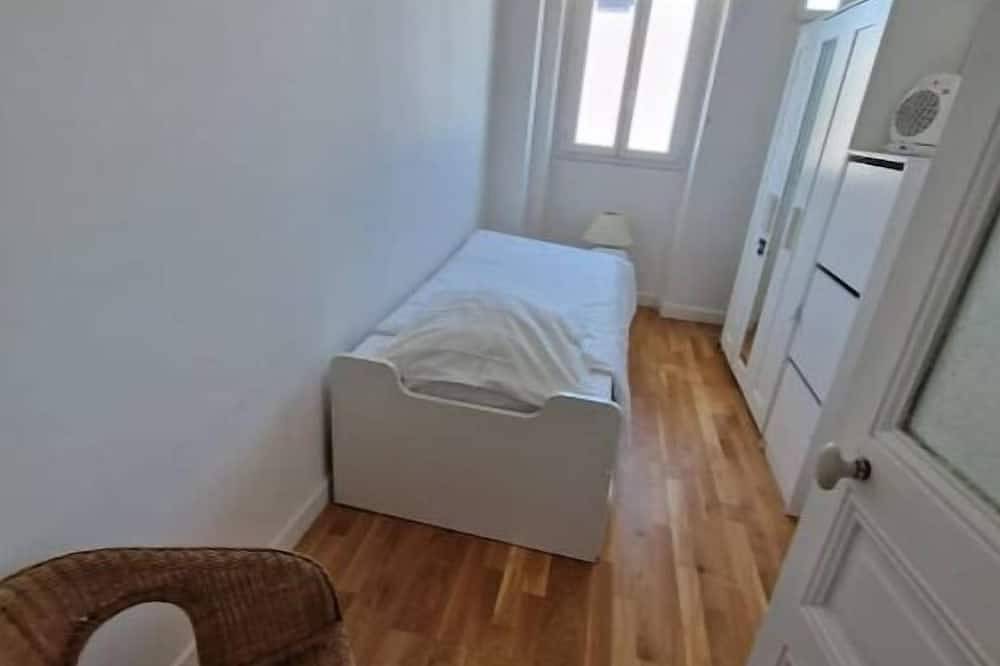 Entire apartment, À 2 Chambres - de Style Parisien - à 30 min du Louvre in Alfortville, Val-de-Marne