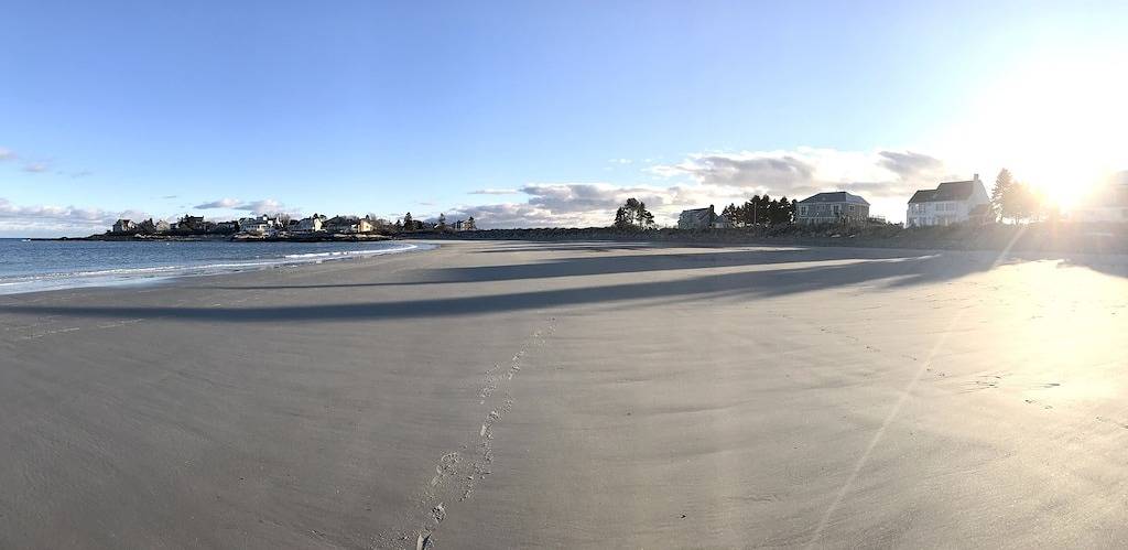 Walk to the beach! Luxuriate in an outdoor sauna in Biddeford, York County