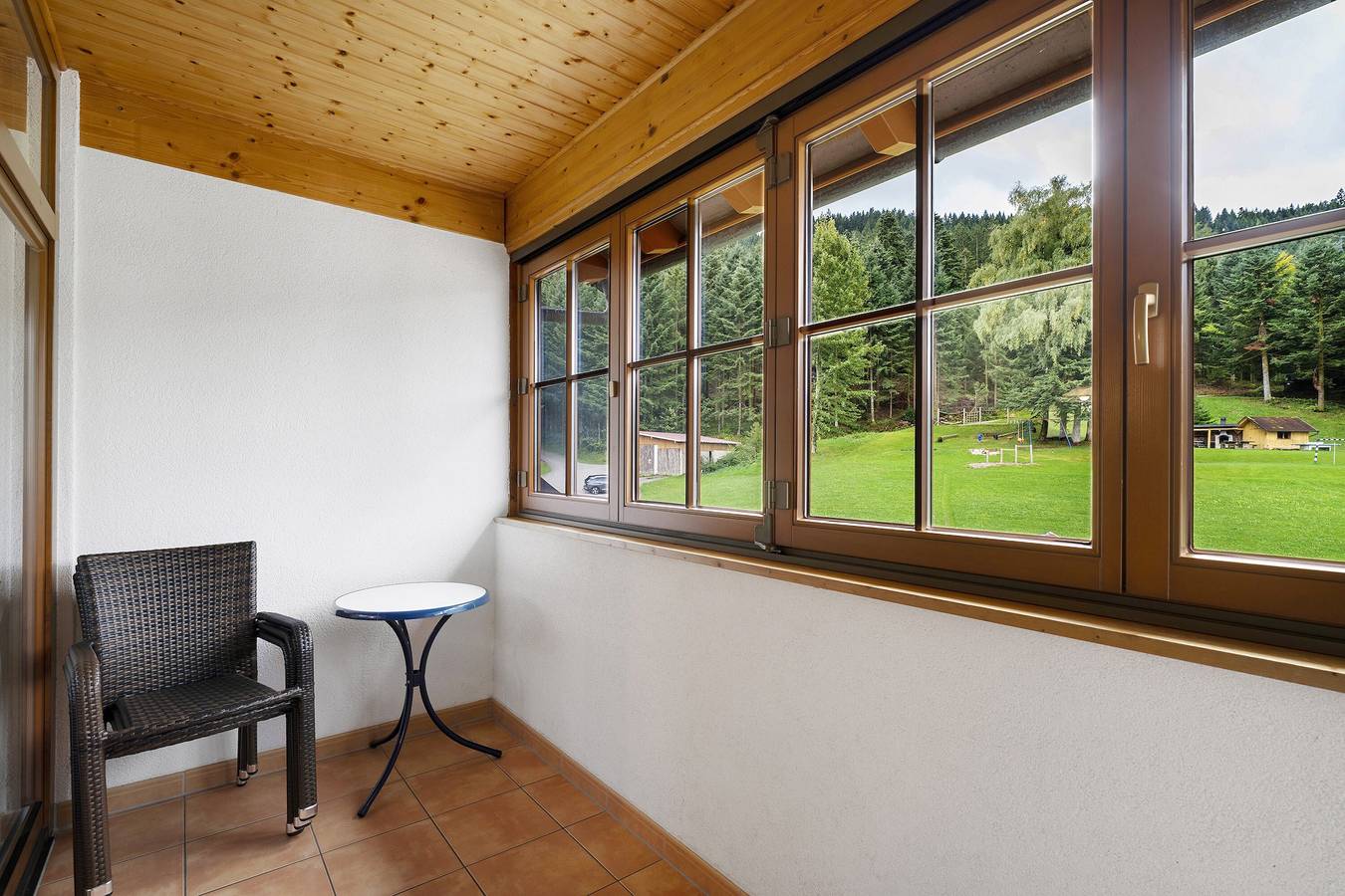 Ganze Wohnung, Löcherhansenhof: Ferienwohnung '6' mit Bergblick, Gemeinschaftsterrasse und Wi-Fi in Bad Peterstal-Griesbach, Mittlerer Schwarzwald