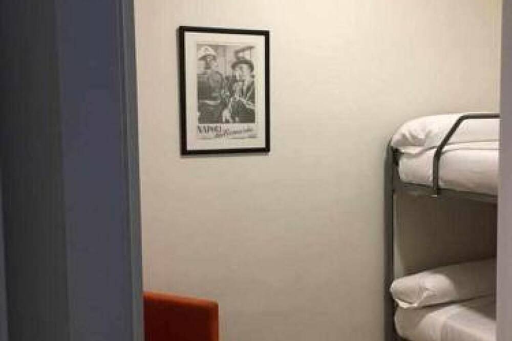 Entire apartment, K1 2-bedroom apartment in Cáceres, Cáceres Region