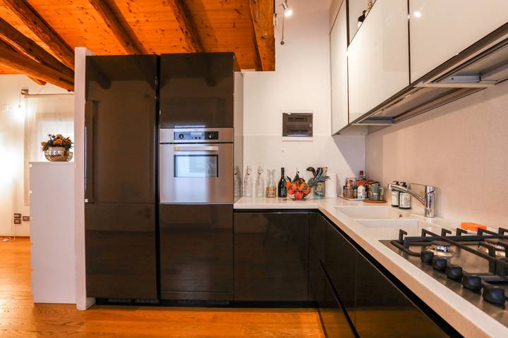 Apartamento entero, Casa Fiera a pocos pasos del centro con aparcamiento in Treviso, Parque Natural Regional del Río Sile