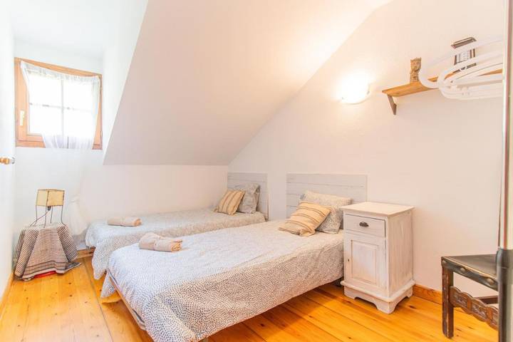 Casa rural para 10 personas, con jardín además de terraza y vistas en Fiscal - 3