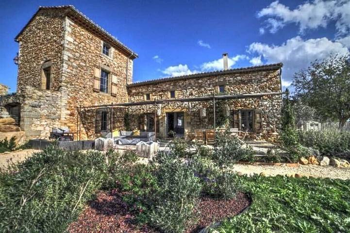 Location de vacances pour 12 personnes, avec Jardin à La Bastide-d'Engras