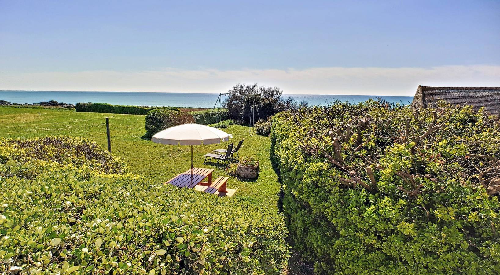 Appartement entier, Tipoz'Immo – Brise Marine 1 cosy vue mer, idéal pour les familles in Plozévet, Côte de Cornouaille