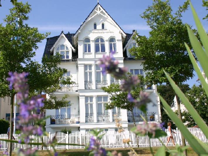 Ferienwohnung für 2 Personen, mit Terrasse und Garten sowie Sauna und Seeblick in Bansin