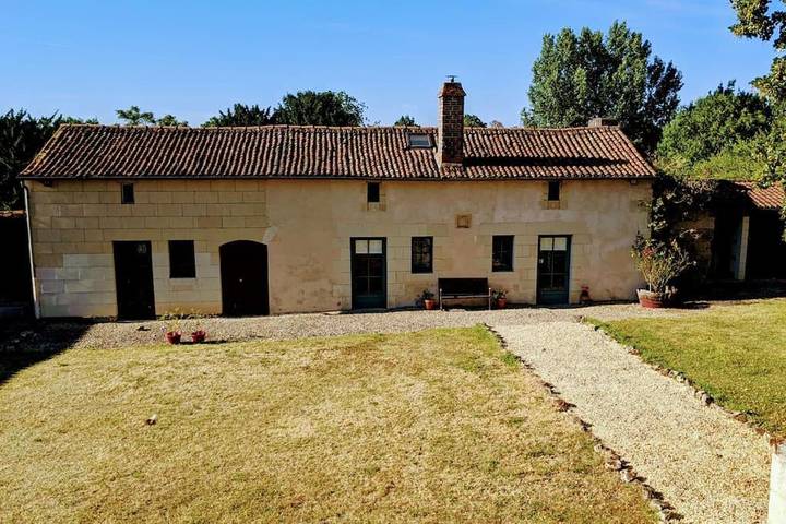 Location de vacances pour 4 personnes, avec jardin et piscine à Bouillé-Loretz - 2