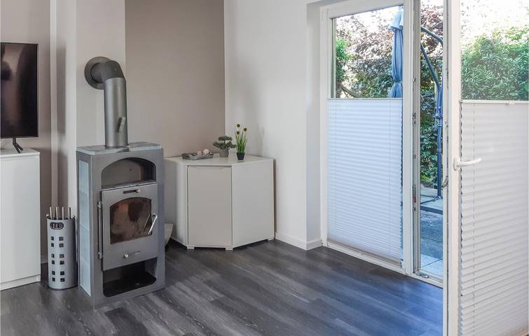 Appartement confortable avec jardin, télévision et parking à 800 m de la plage in Lubmin, Vorpommern Greifswald