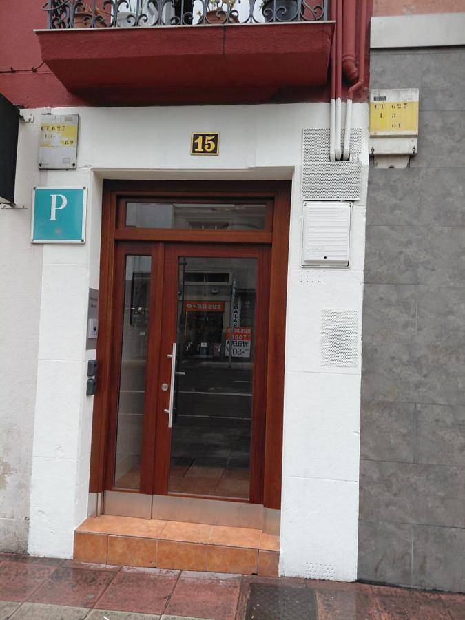 Triple Room with Private Bathroom in Vitoria-Gasteiz, Chaîne Cantabrique