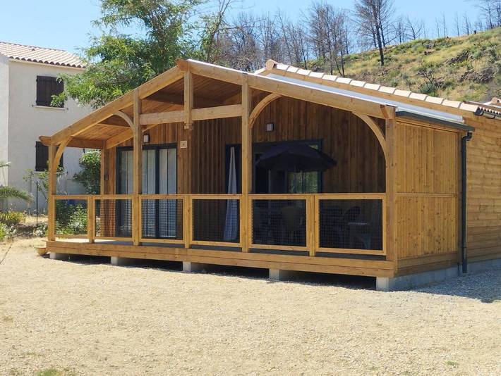 Camping pour 6 personnes, avec vue et terrasse, animaux acceptés