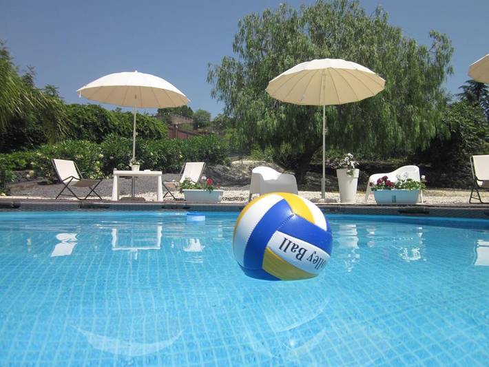 B&b per 7 persone, con Terrazza e Giardino nonché Piscina e Panorama a Zafferana Etnea