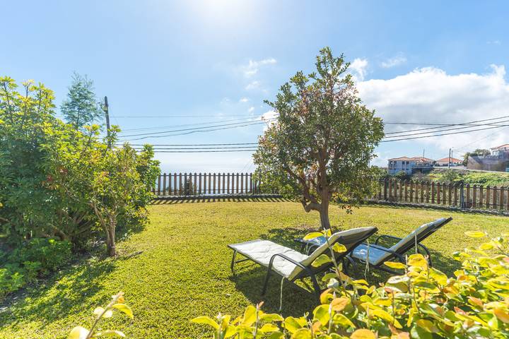 Ferienhaus für 7 Personen, mit Garten und Meerblick