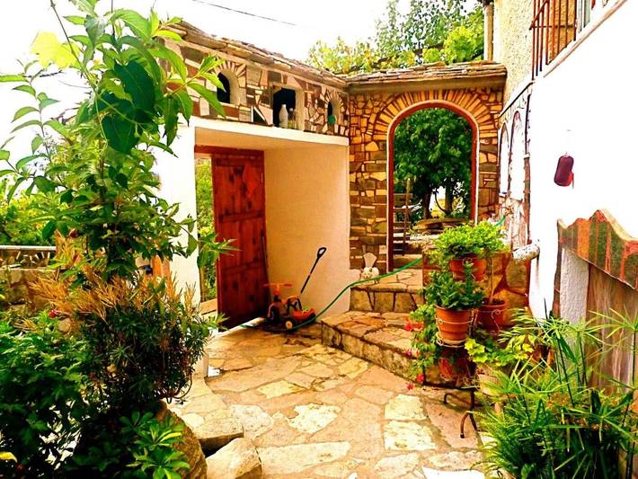 Maison d’hôte pour 2 personnes, avec vue et jardin, adapté aux familles dans Gjirokastër