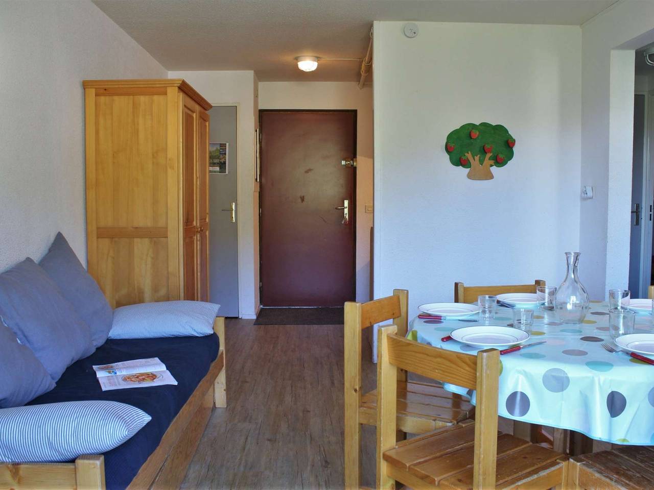 Appartement entier, Appartement 3 pièces à Risoul 1850 avec balcon et animaux admis in Station de Risoul, Risoul