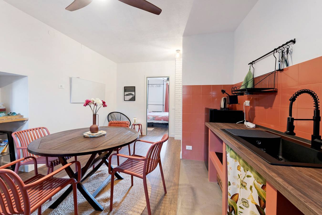 Entire apartment, Apartment 'Ca' Bo' with Mountain View and Wi-Fi in Roè Volciano, Garda Mountains