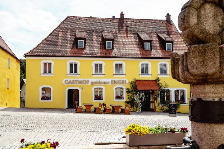 Hotel für 2 Personen, mit Balkon und Terrasse sowie Garten und Ausblick