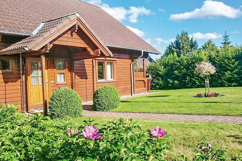 Bullerbü in Ostseenähe - Holzhaus auf dem Dorf in Wangels, Hohwachter Bucht