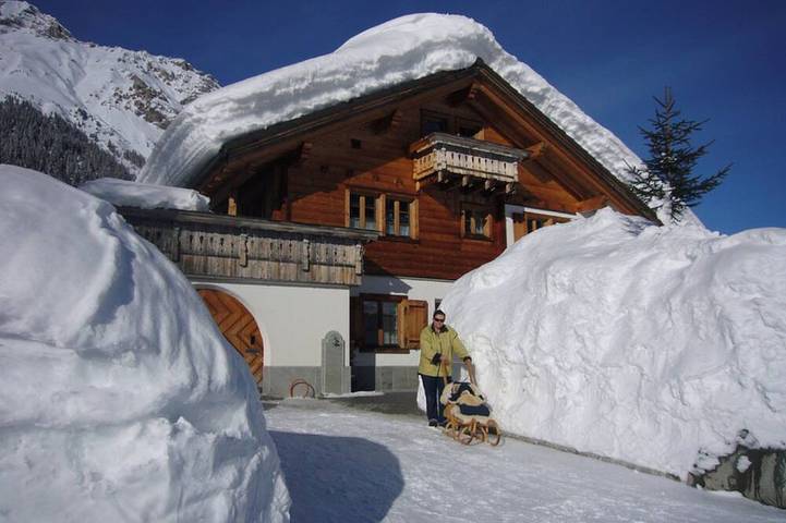 Ganze Wohnung, Ferienwohnungen Teuriblick A&B, (Splügen) in Splügenpass, Rheinwald