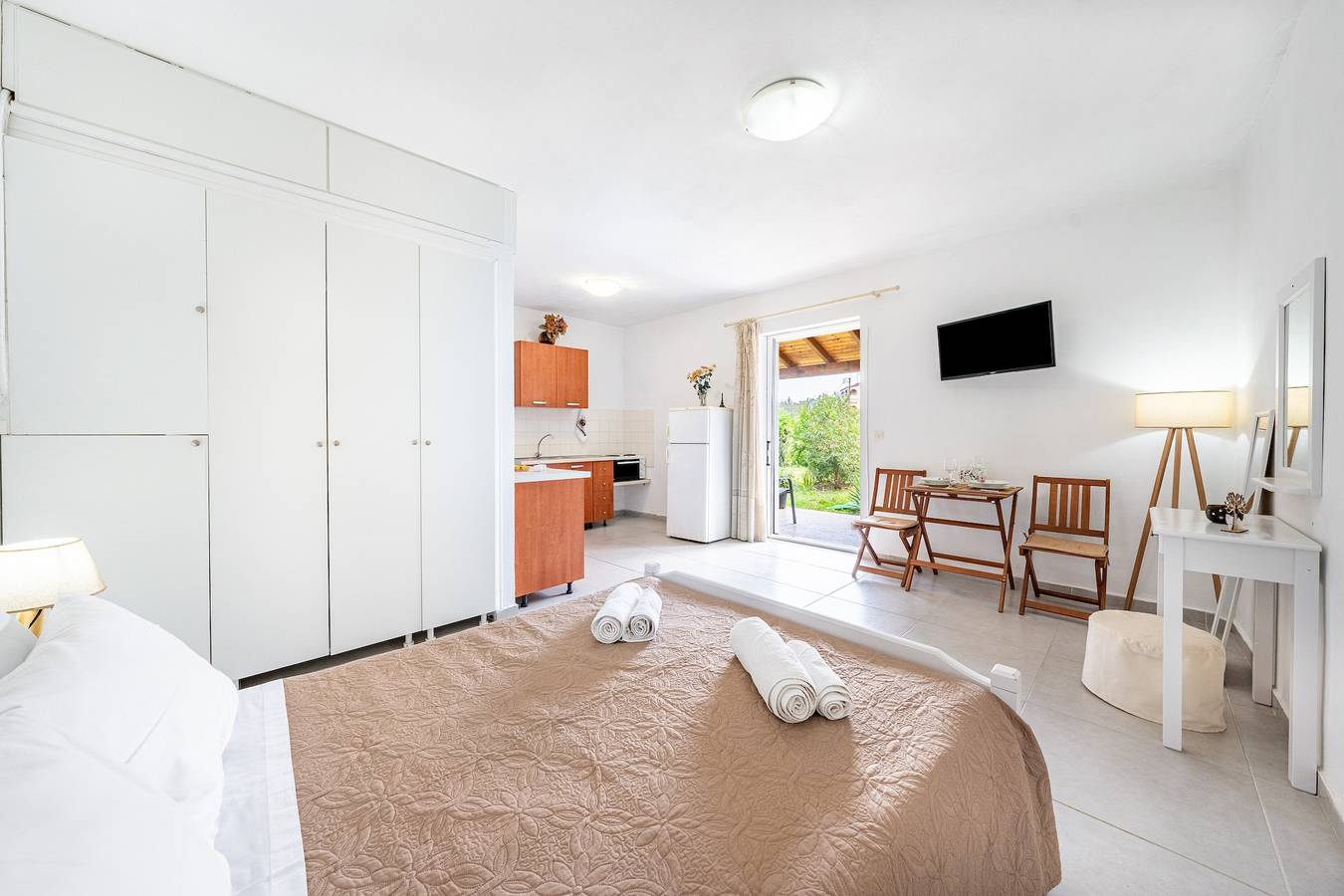 Helt studio, Studio Apartment 'Christi's Apartment' with Shared Garden, Wi-Fi and Air Conditioning in Korfu