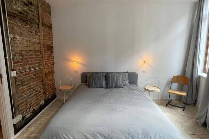 Appartamento intero, 2 bedroom duplex in the historic heart of Liège in Liegi, Liegi e dintorni