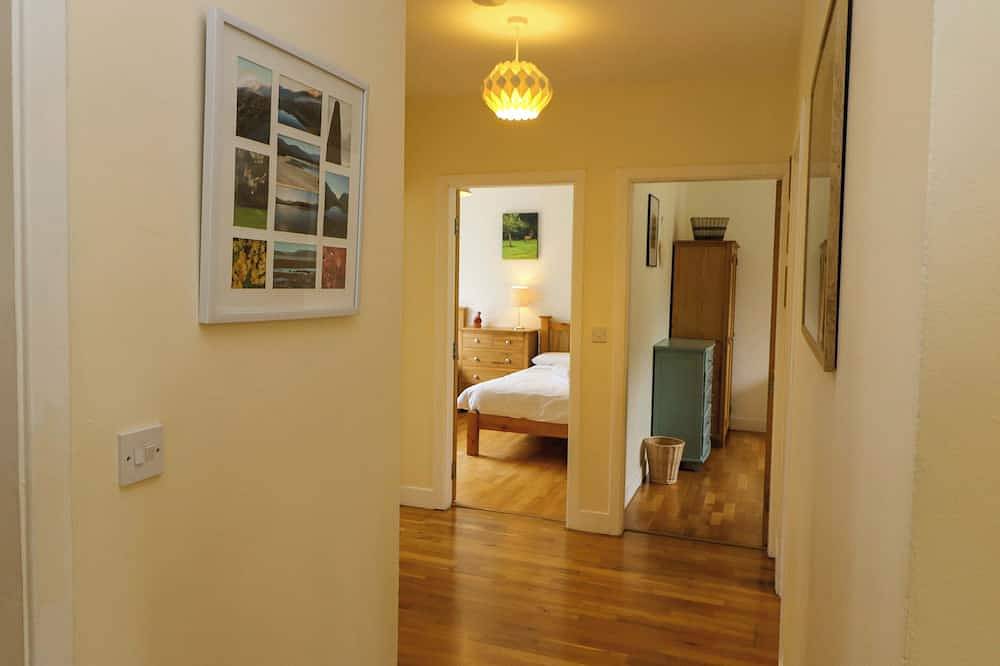 Rowantree, family friendly, with open fire in Beaufort, County Kerry in Scrahane, Killarney