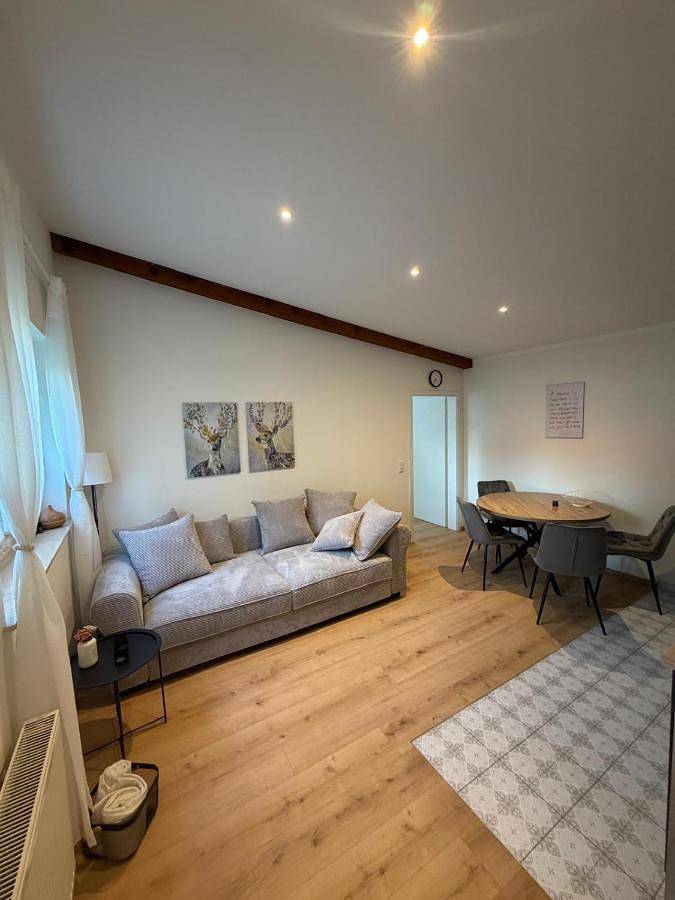 Ferienwohnung für 4 Personen, mit Terrasse und Garten sowie Ausblick in Villmar