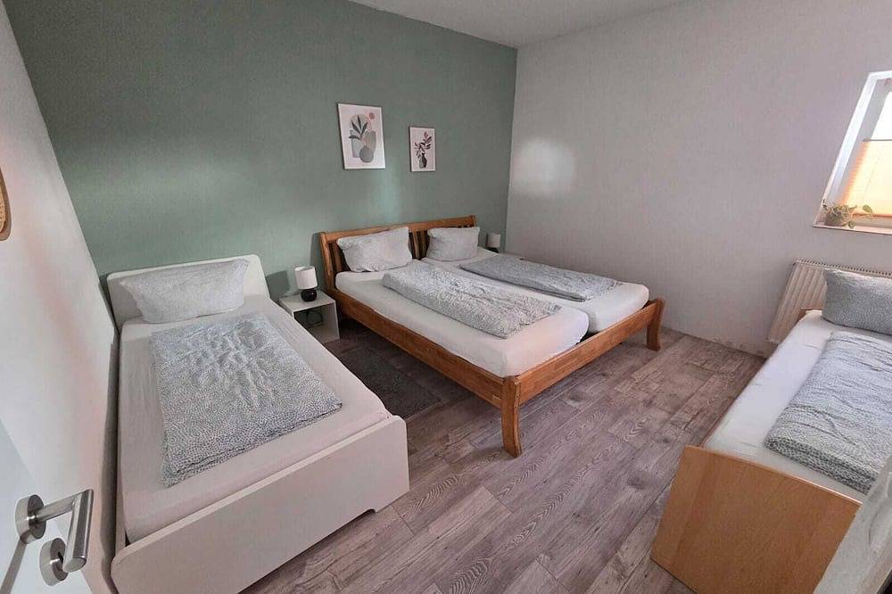Ganze Wohnung, Ferienwohnung/Monteurwohnung Altes Café in Ahnatal, Hessisches Bergland