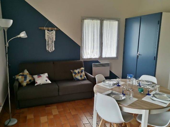 Location de vacances pour 6 personnes, avec terrasse et piscine, animaux acceptés à Prailles - 2