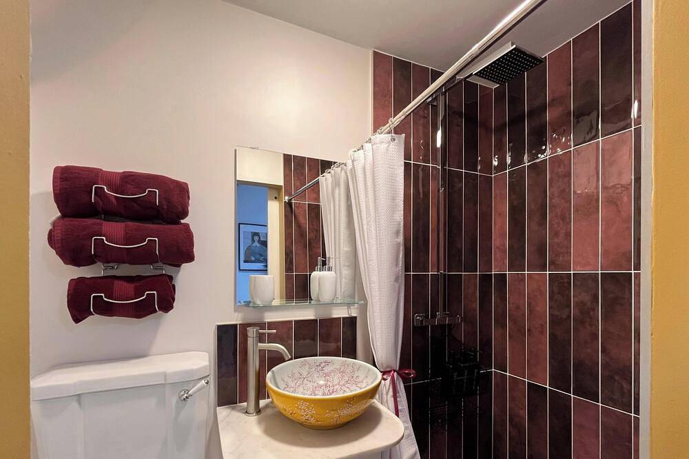 Little Gem at Lough Sillan House | Romantic, Adults only with hot tub and sauna in County Cavan