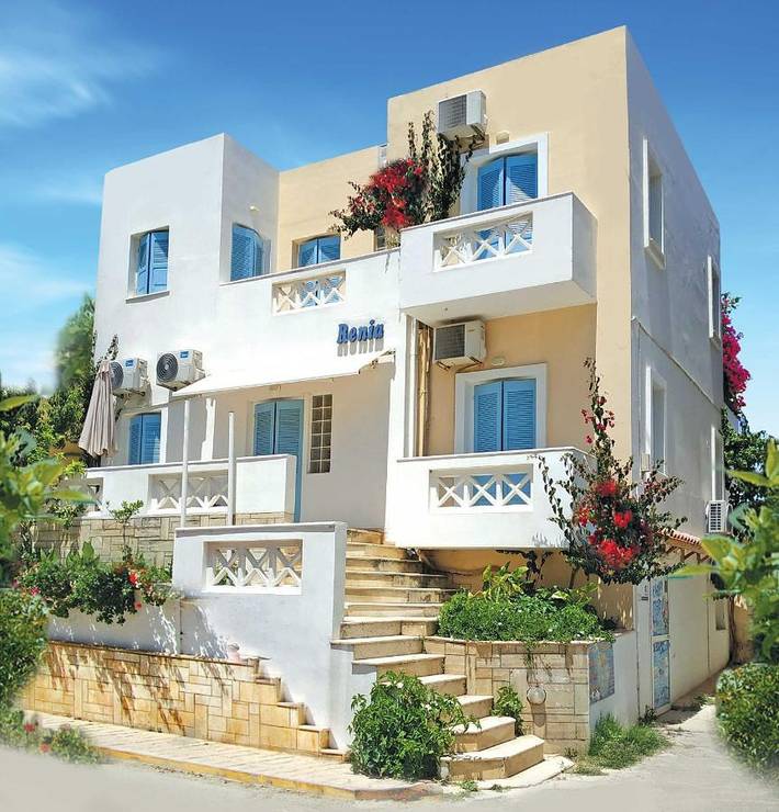 Appart’hôtel pour 3 personnes, avec vue ainsi que terrasse et piscine