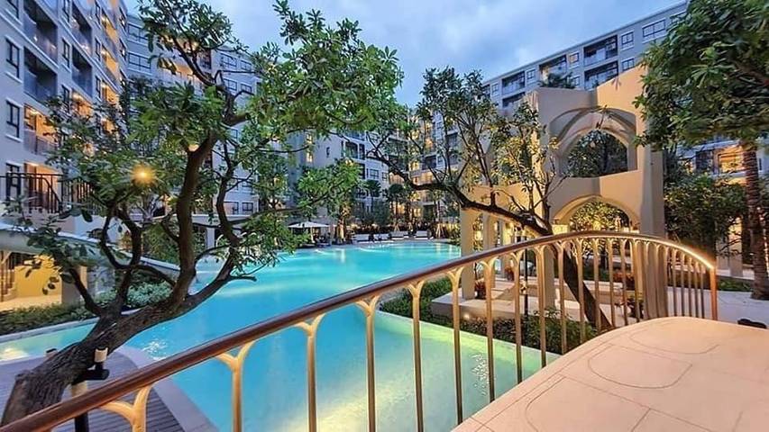 Ferielejlighed for 2 personer, med udsigt og have såvel som pool og terrasse i Hua Hin