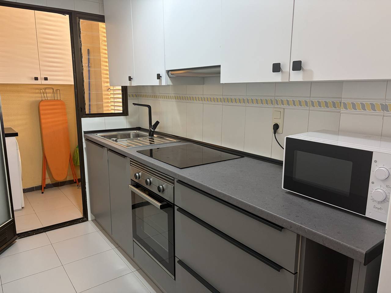 Entire apartment, Comfortable apartment in Xeraco with terrace in Playa Xeraco, Xeraco