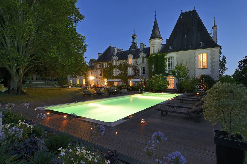 Château pour 22 Personnes dans Petit-Bersac, Dordogne