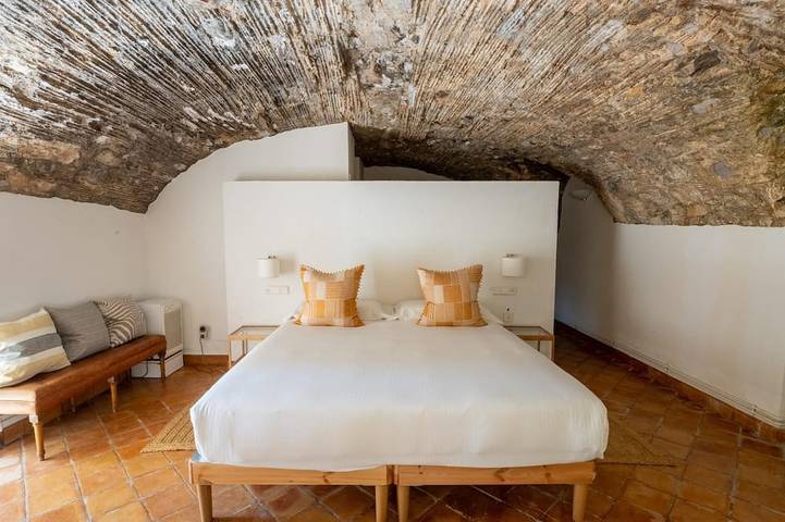 Gîte pour 6 personnes, avec jardin dans Peratallada - 2