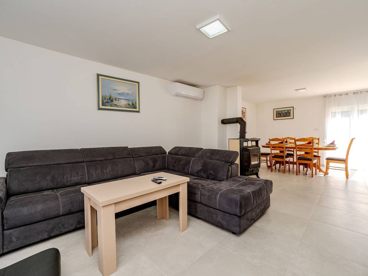 Villa Ivanovi Dvori - Seven Bedroom Villa with Private Pool in Donji Karin, Zadar