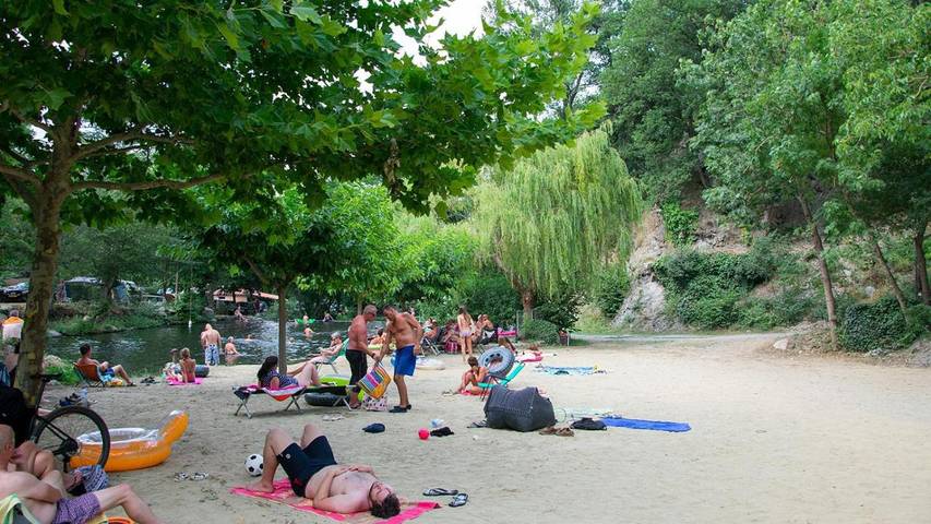 Gîte pour 6 personnes, avec terrasse et jardin à Marquixanes - 4
