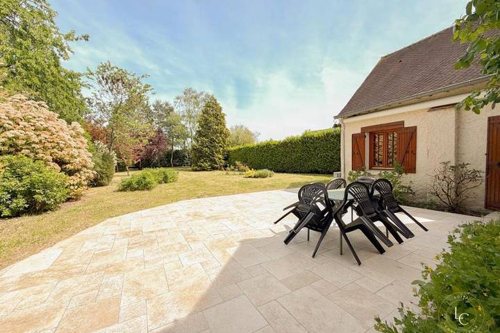 Location de vacances pour 8 personnes, avec terrasse et jardin à Chaingy - 3