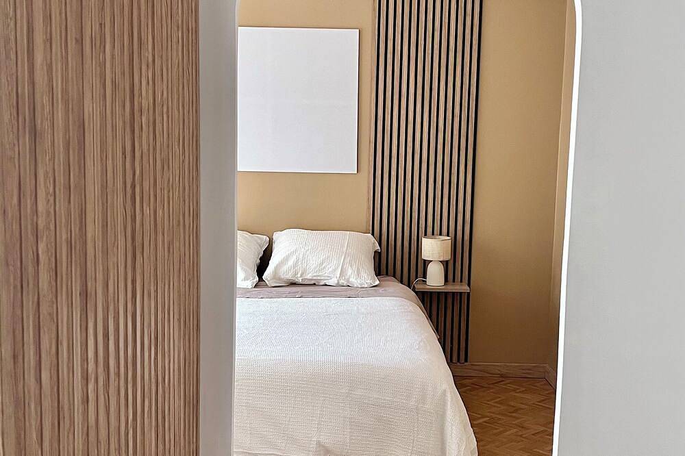 Entire apartment, New T2 with terrace + private garage in city center in Chambéry, Chambéry region