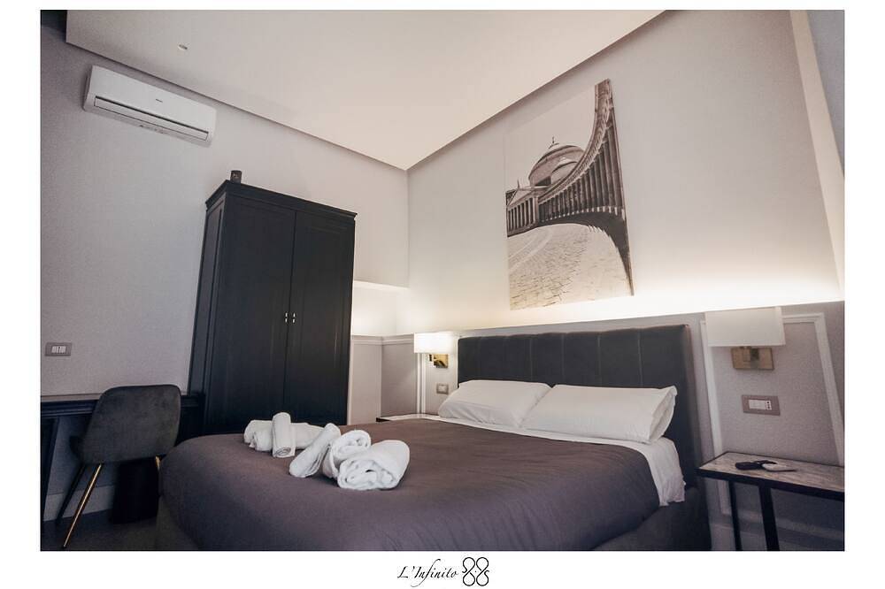 Room 1 - King Superior with balcony in Nápoles, Provincia de Nápoles