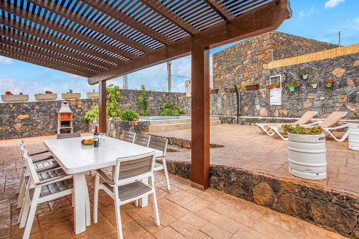 Location de vacances pour 6 personnes, avec vue ainsi que jardin et piscine à Villaverde - 3