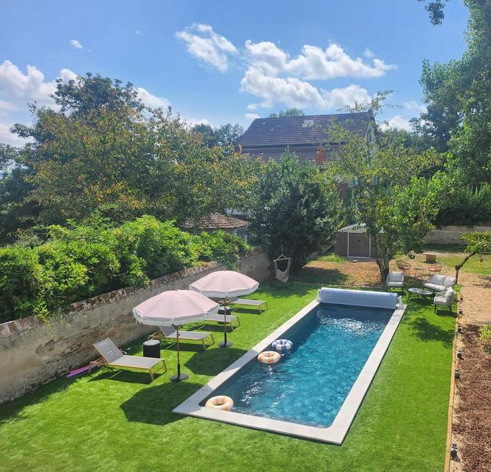 Chambre d’hôte pour 4 personnes, avec Terrasse et Jacuzzi ainsi que Jardin et Piscine