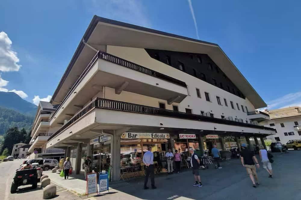Appartamento intero, Elegante Appartamento in centro Aprica, vicinissimo alle piste da sci in Aprica, Valtellina