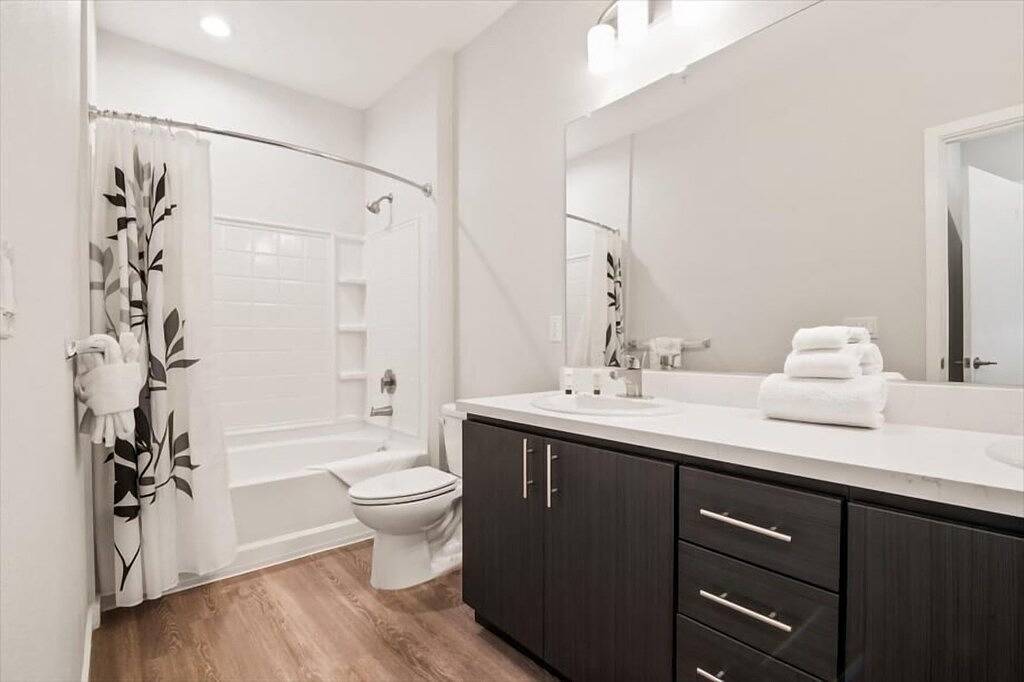 Ganze Wohnung, Ideal for Medical Pros | In-unit Laundry & Kitchen | Menlo Park in Menlo Park, Silicon Valley